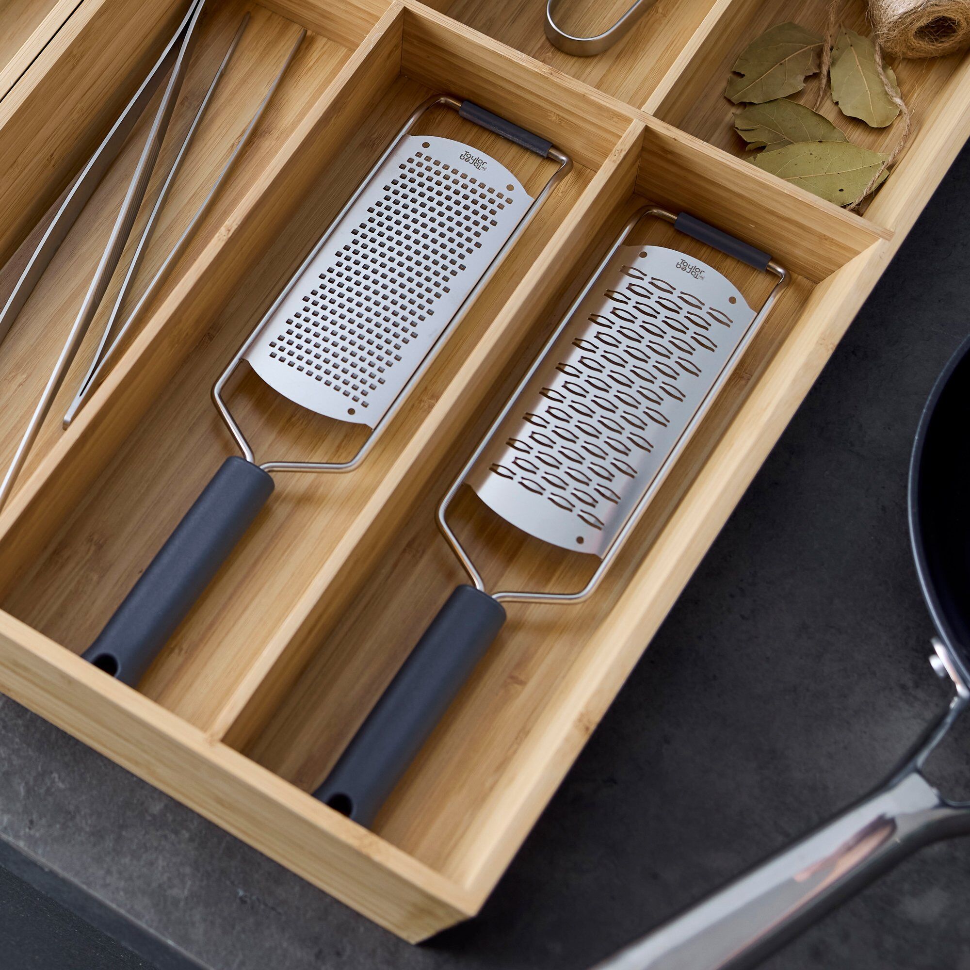 Alternativ bild 1 för Kitchenware by Tareq Taylor Diversity fint rivjärn 30,5 cm, indigo