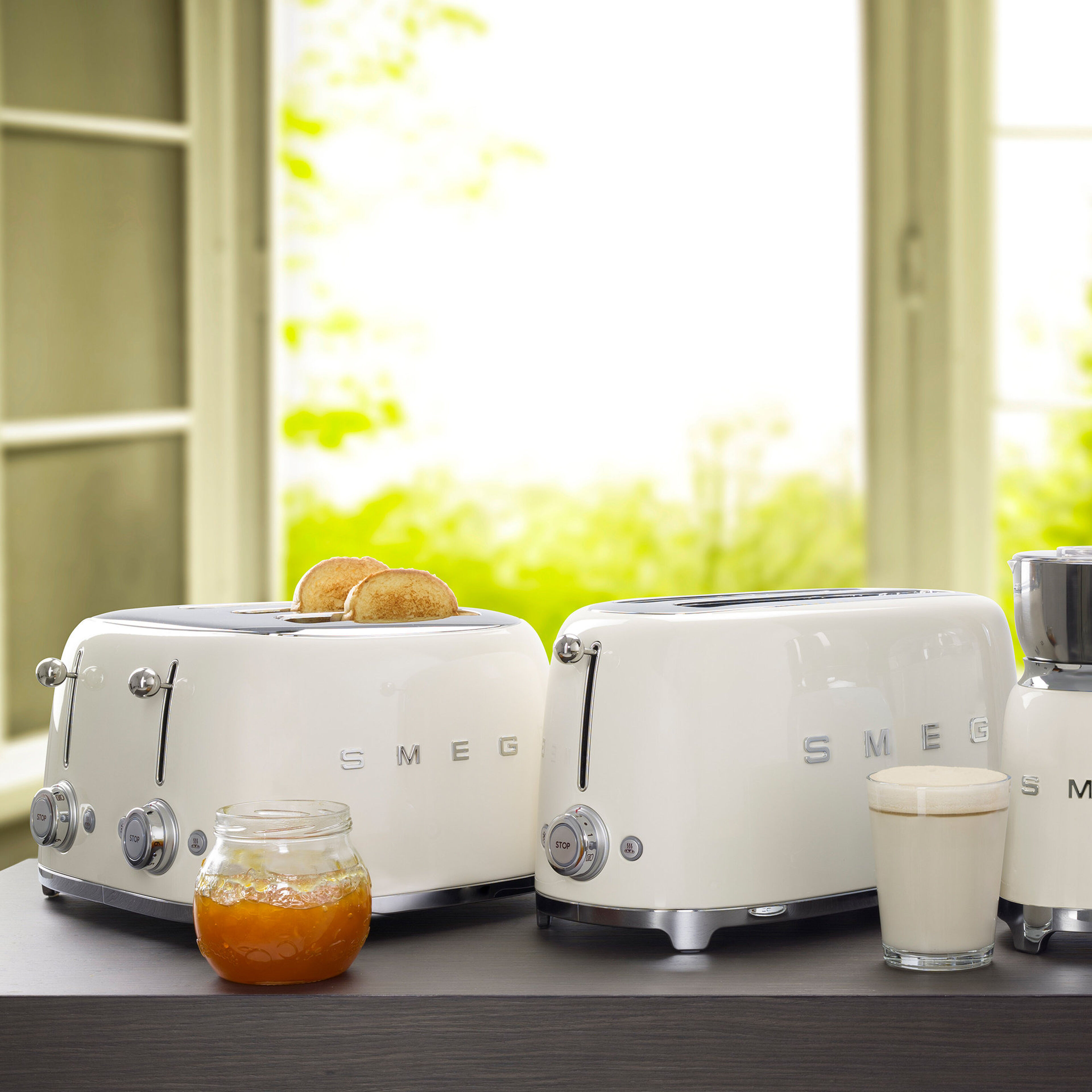 smeg-broedrister-4-skiver-bred-hvid-tsf03wheu-35112-5