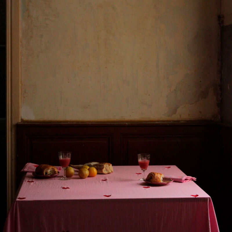 Midnatt Pink Hearts duk 330×145 cm, rosa