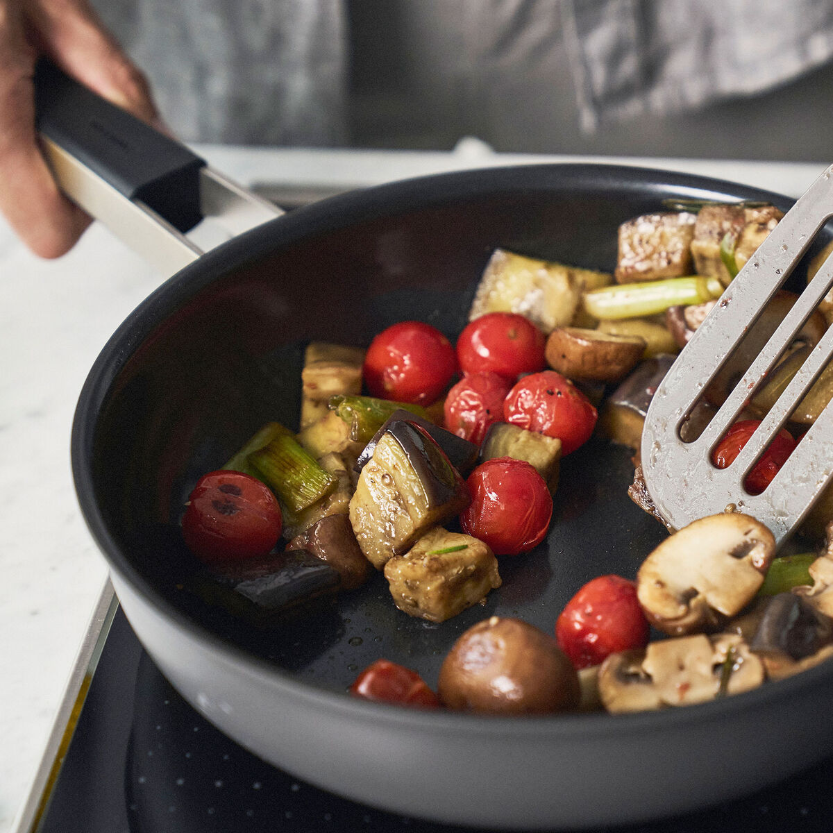 Pure stekpanna 28 cm, rostfritt stål, grå