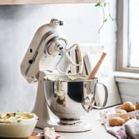Kitchenaid Artisan 5KSM125EFL Köksmaskin 4.8 liter, Fresh Linen