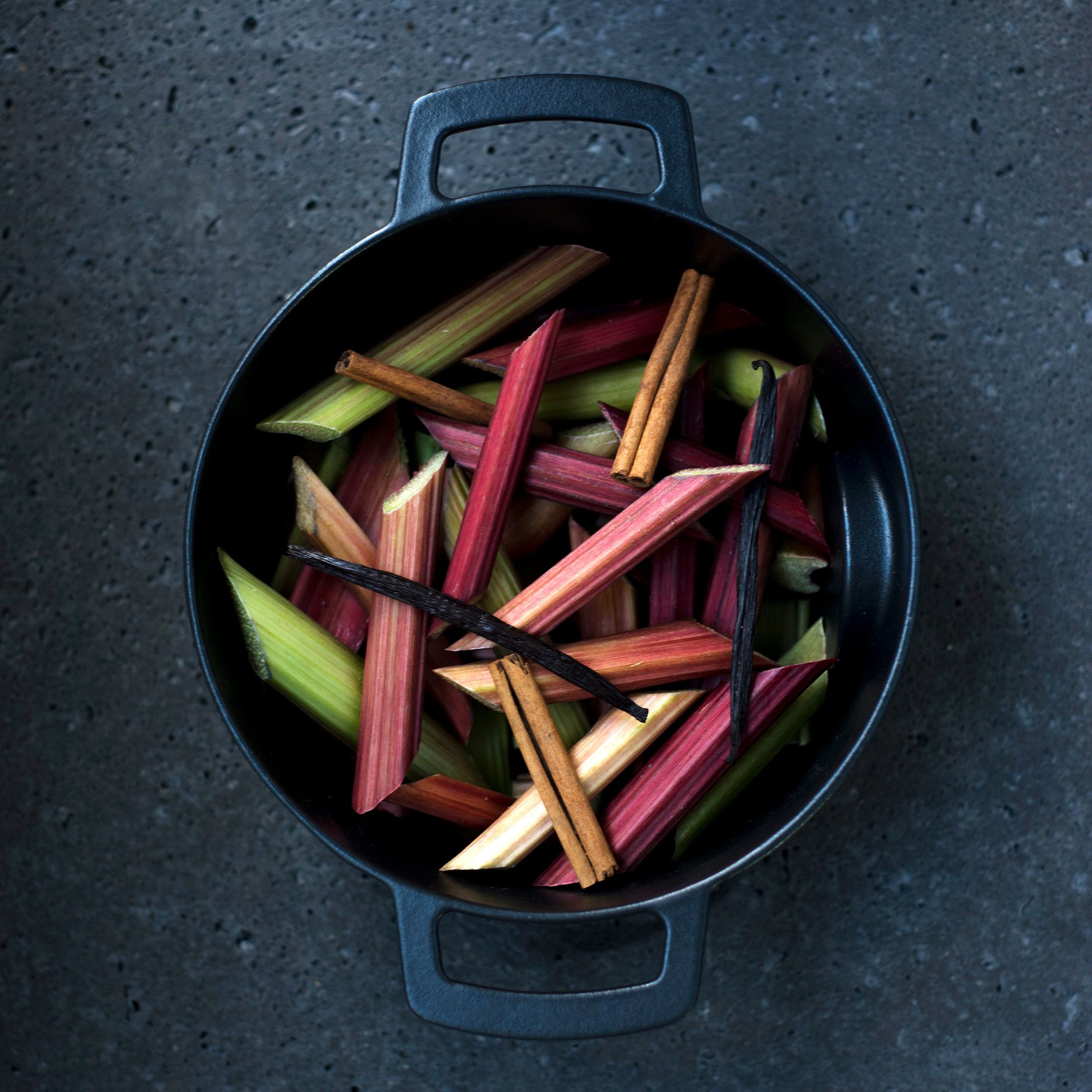 combekk-stoebejernsgryde-emaljeret-sort-28-cm-190128bl-50148-2