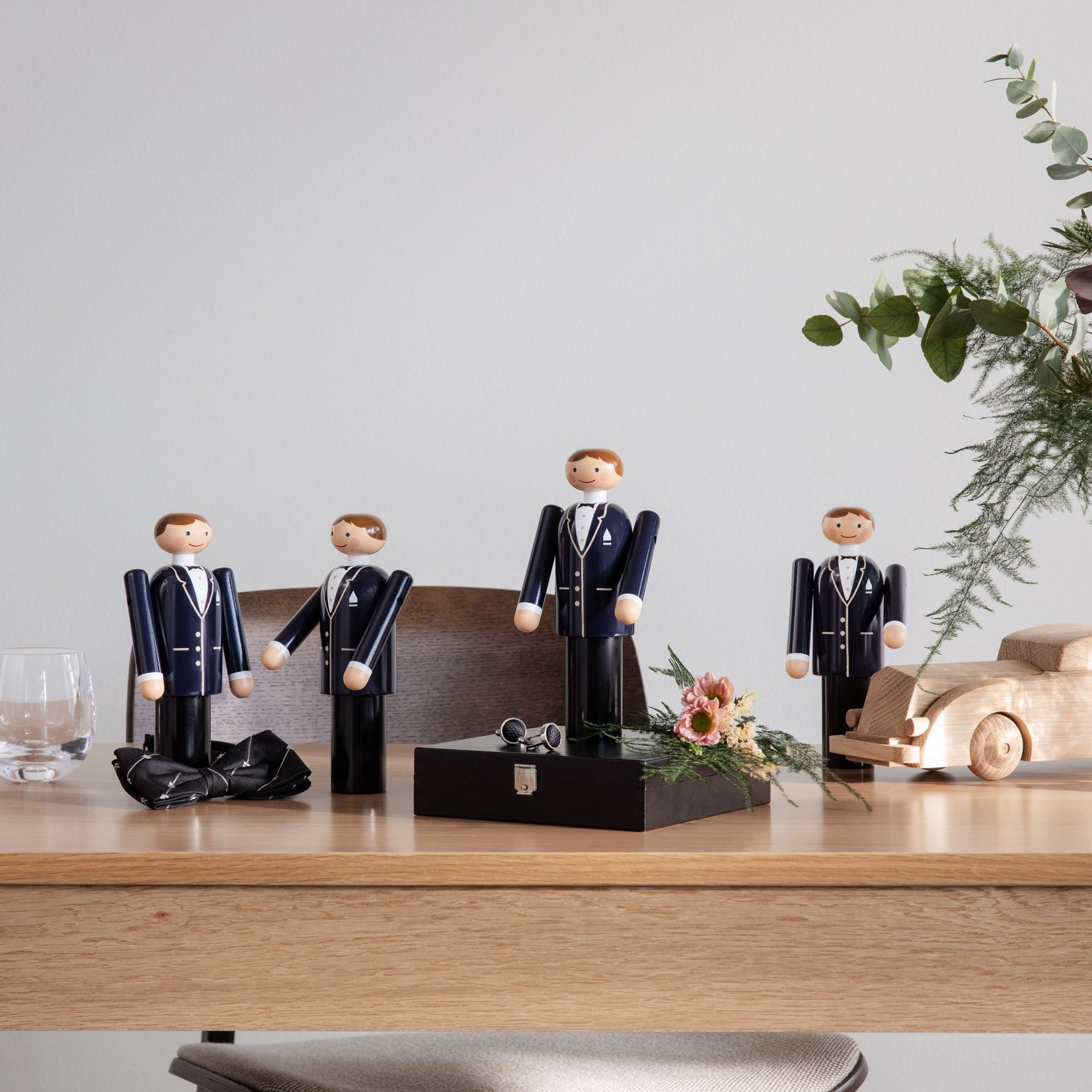 kay-bojesen-brudgom-blaa-sort-hvid-39327-56239-10