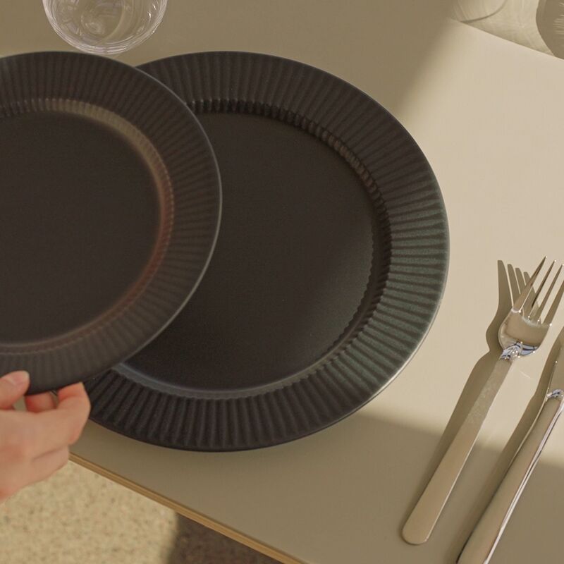 Legio Nova Black ruokalautanen 25 cm