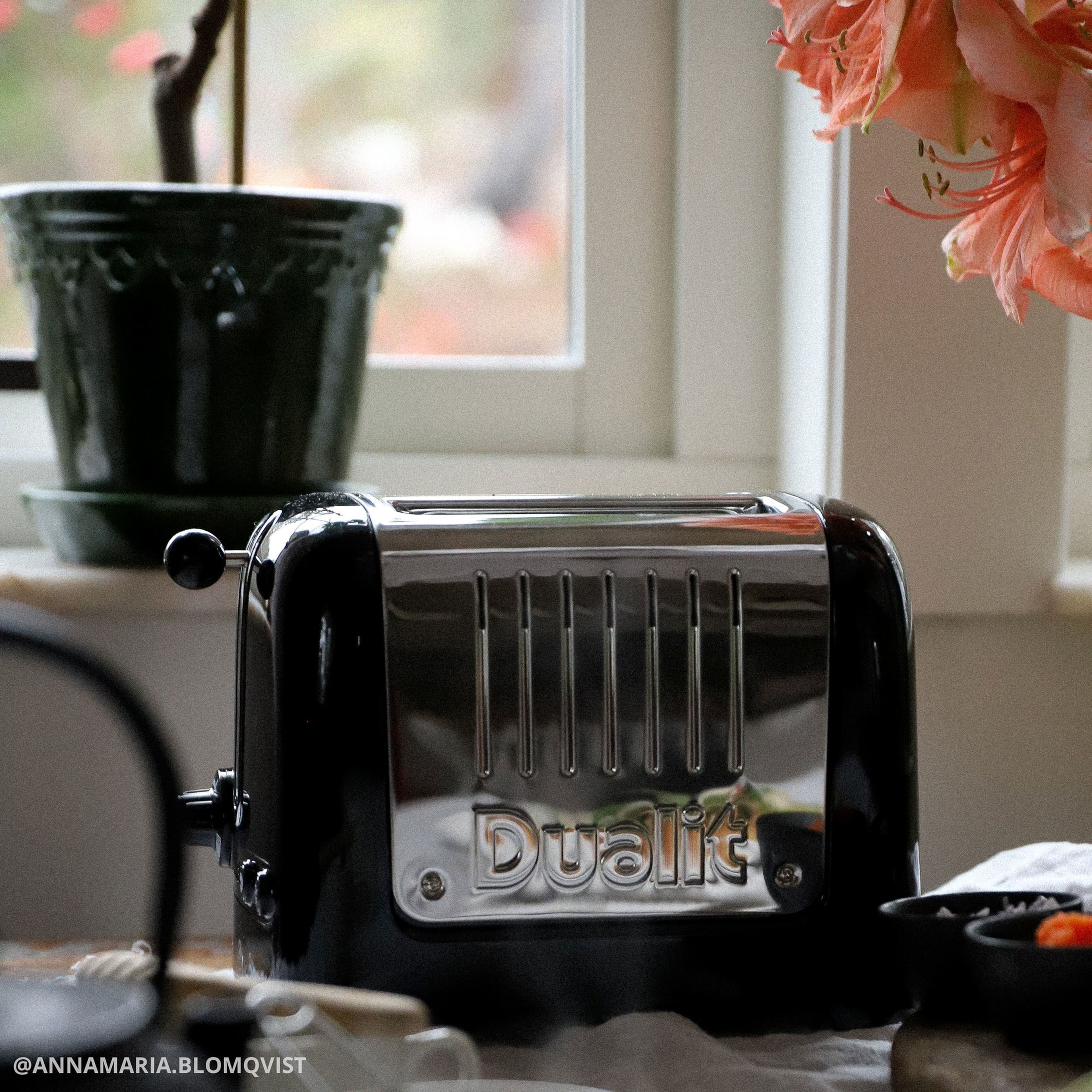 dualit-2-slots-lite-toaster-598305-1236-6