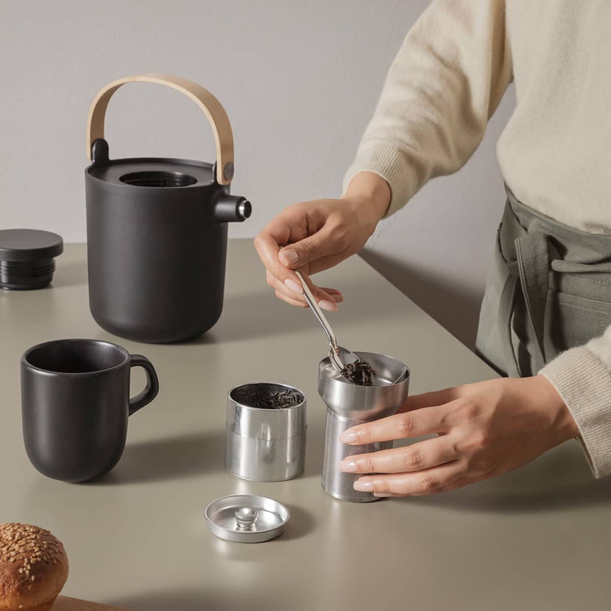 Nordic Kitchen termoskanna för te, 1 liter, svart