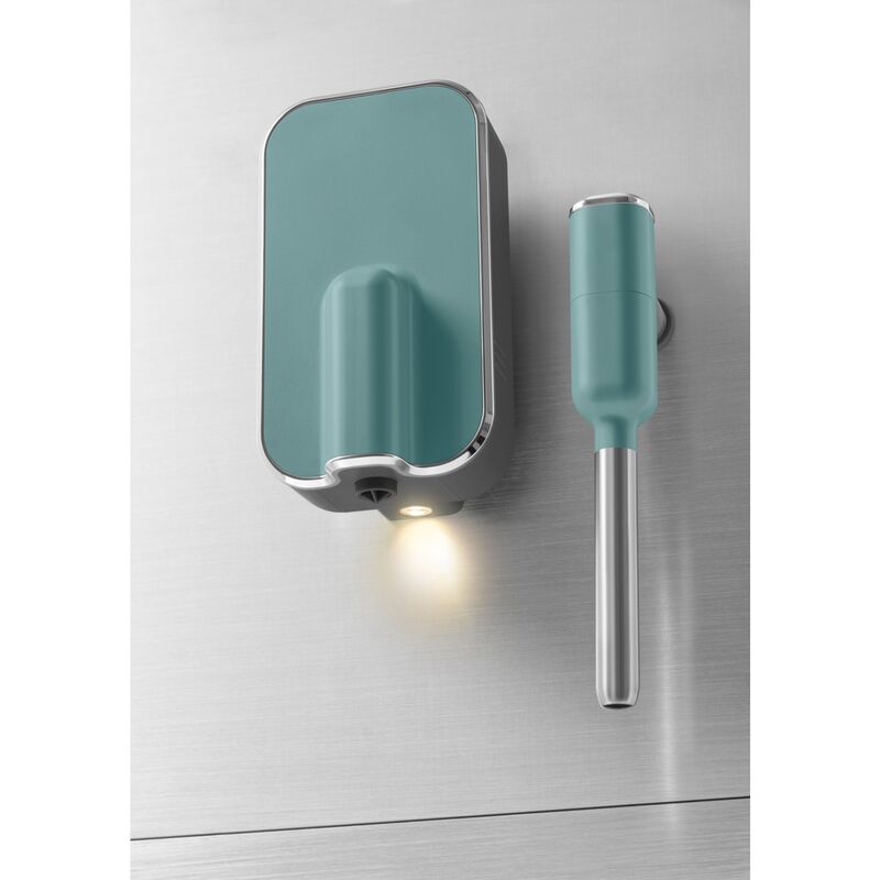 BCC02EGMEU espressomaskin med mjölkskummare, smaragdgrönn