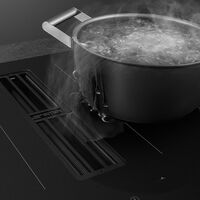 HOBD382N2 induktionshäll 83 cm med integrerad fläkt