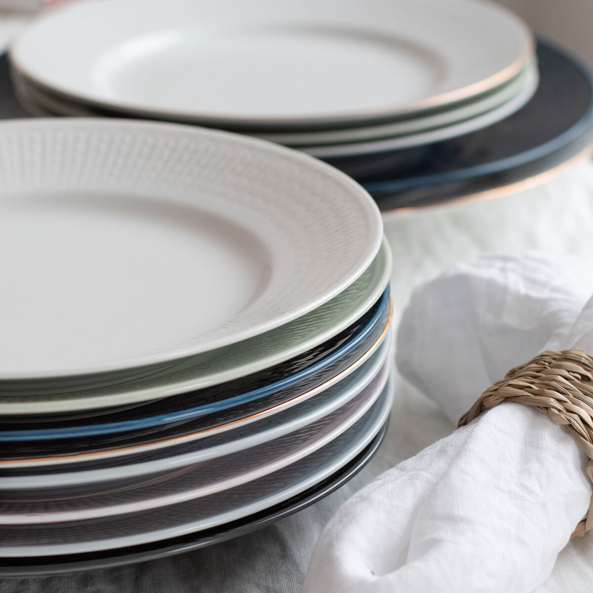 Swedish Grace Lysegrøn Tallerken 27 cm., porcelæn