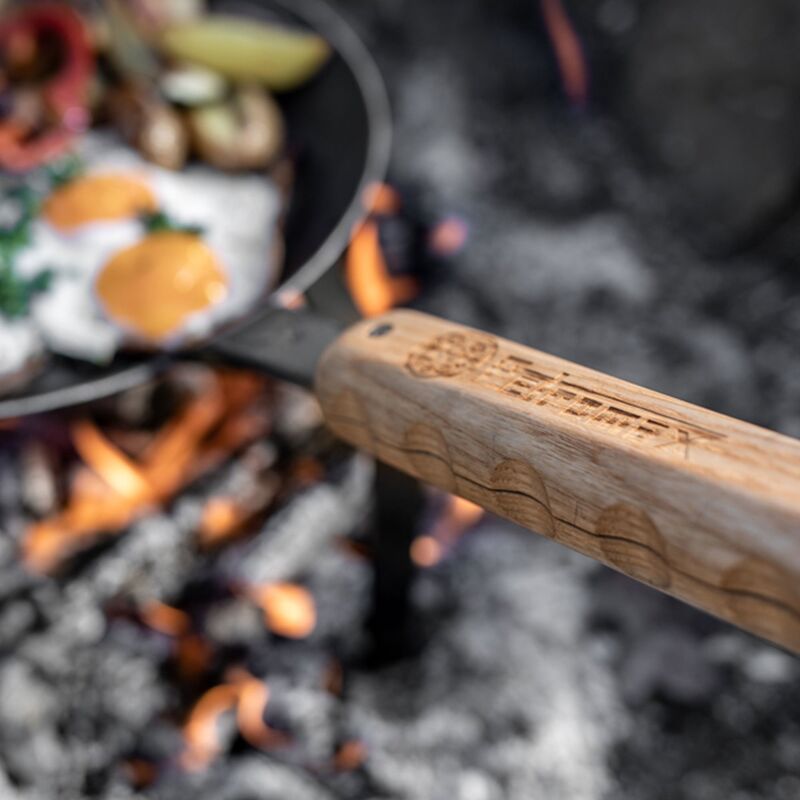 Trähandtag till stekpanna