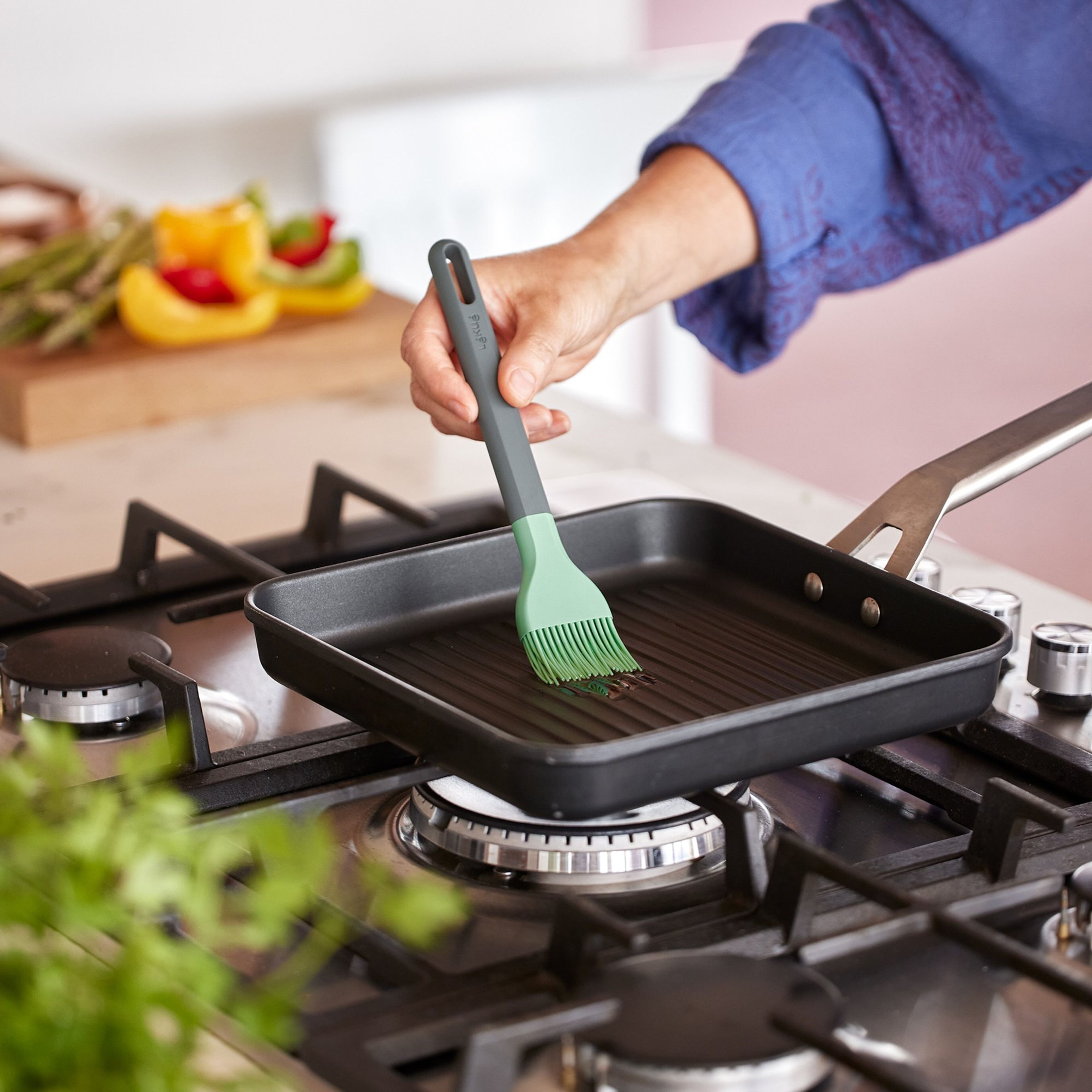 -0208040v28u220-63254-2