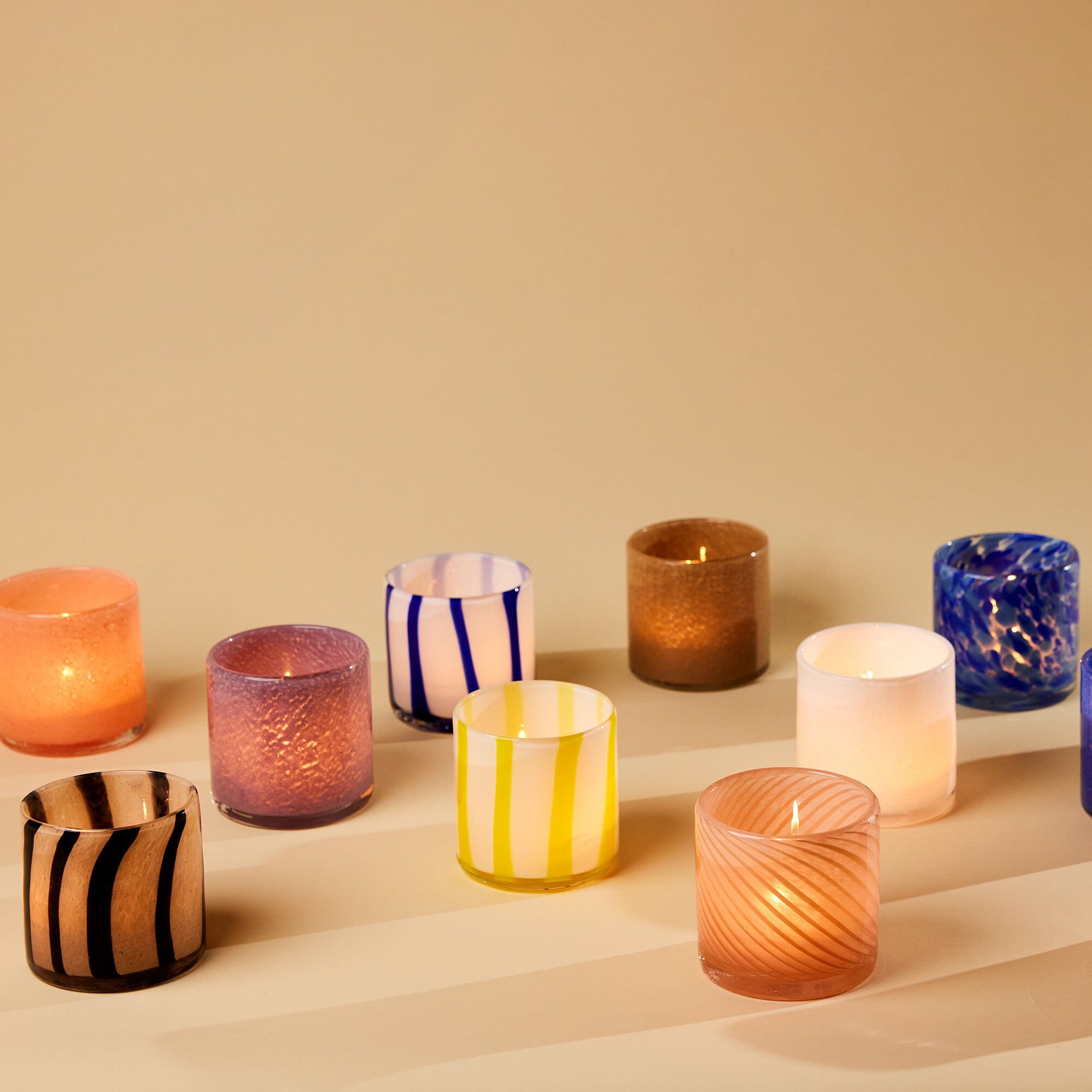 Alternativ bild 1 för Byon Calore ljuslykta extra small, lila