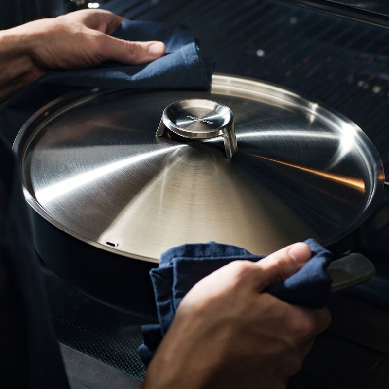 Taiten traktörpanna med lock 28 cm