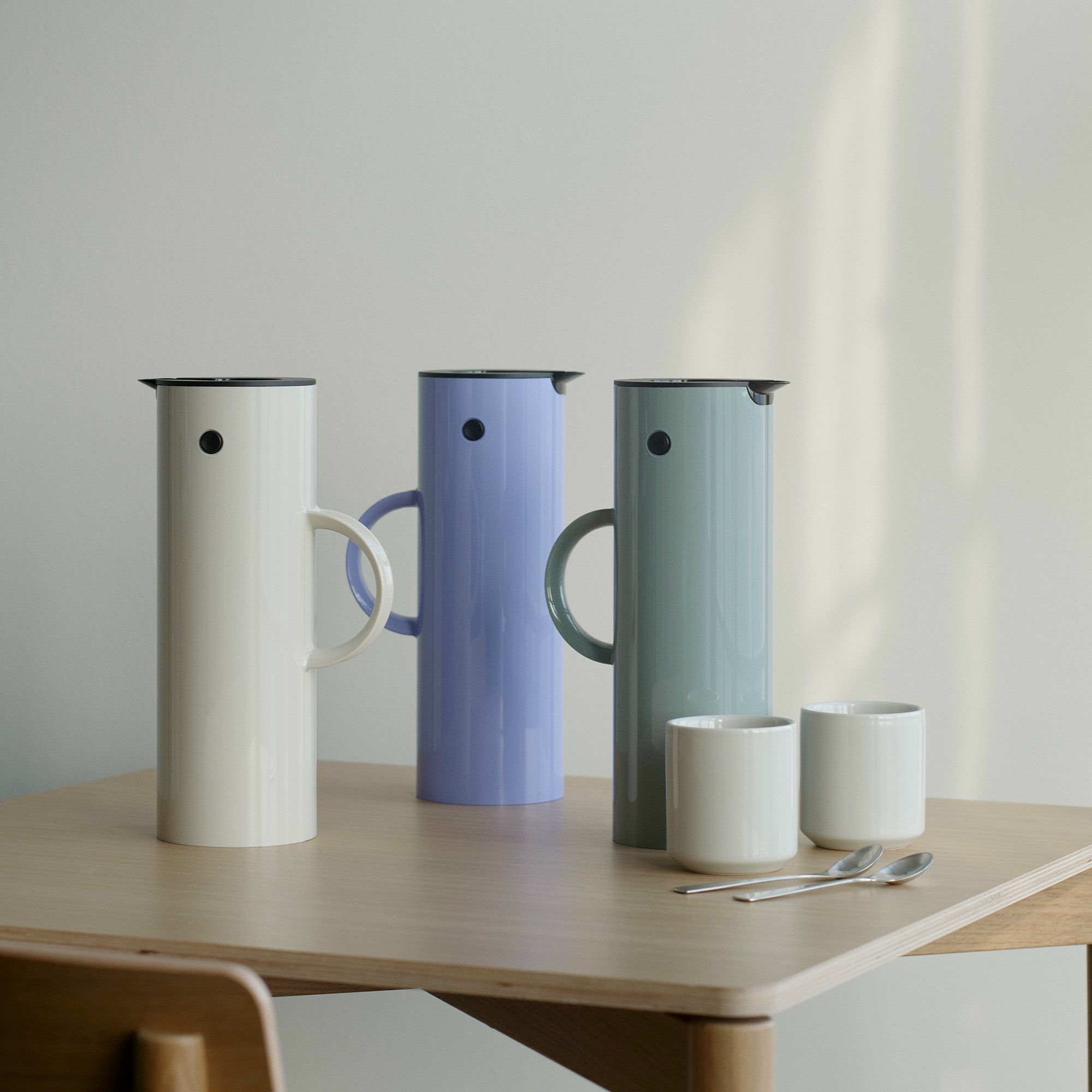 Alternativ bild 1 för Stelton EM77 termoskanna, sand