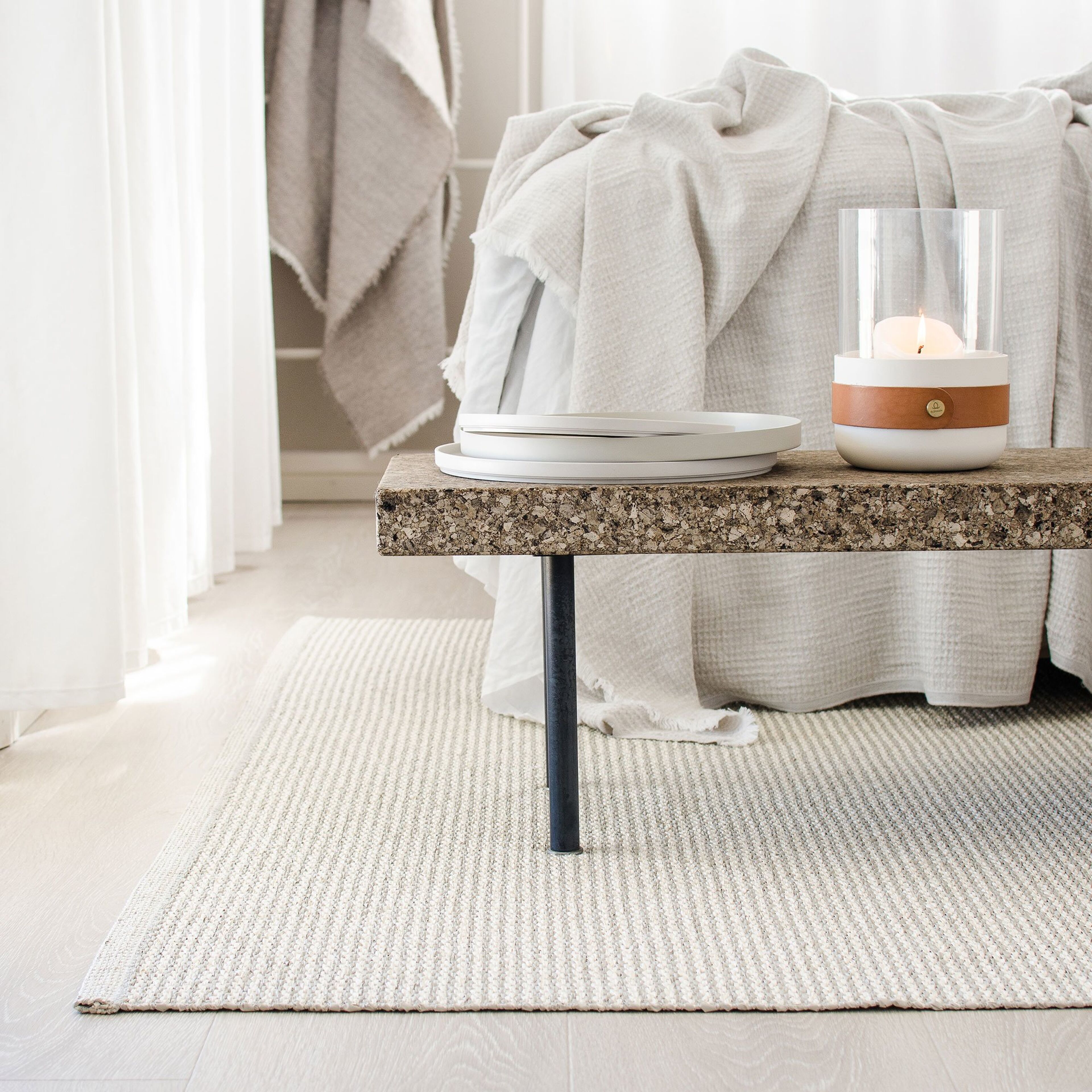 pappelina-gulvtaeppe-mono-linen-vanilla-mn9f826-51476-2