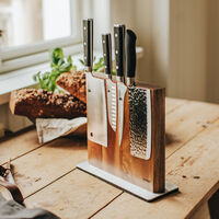 Kira veitsiteline, akacia