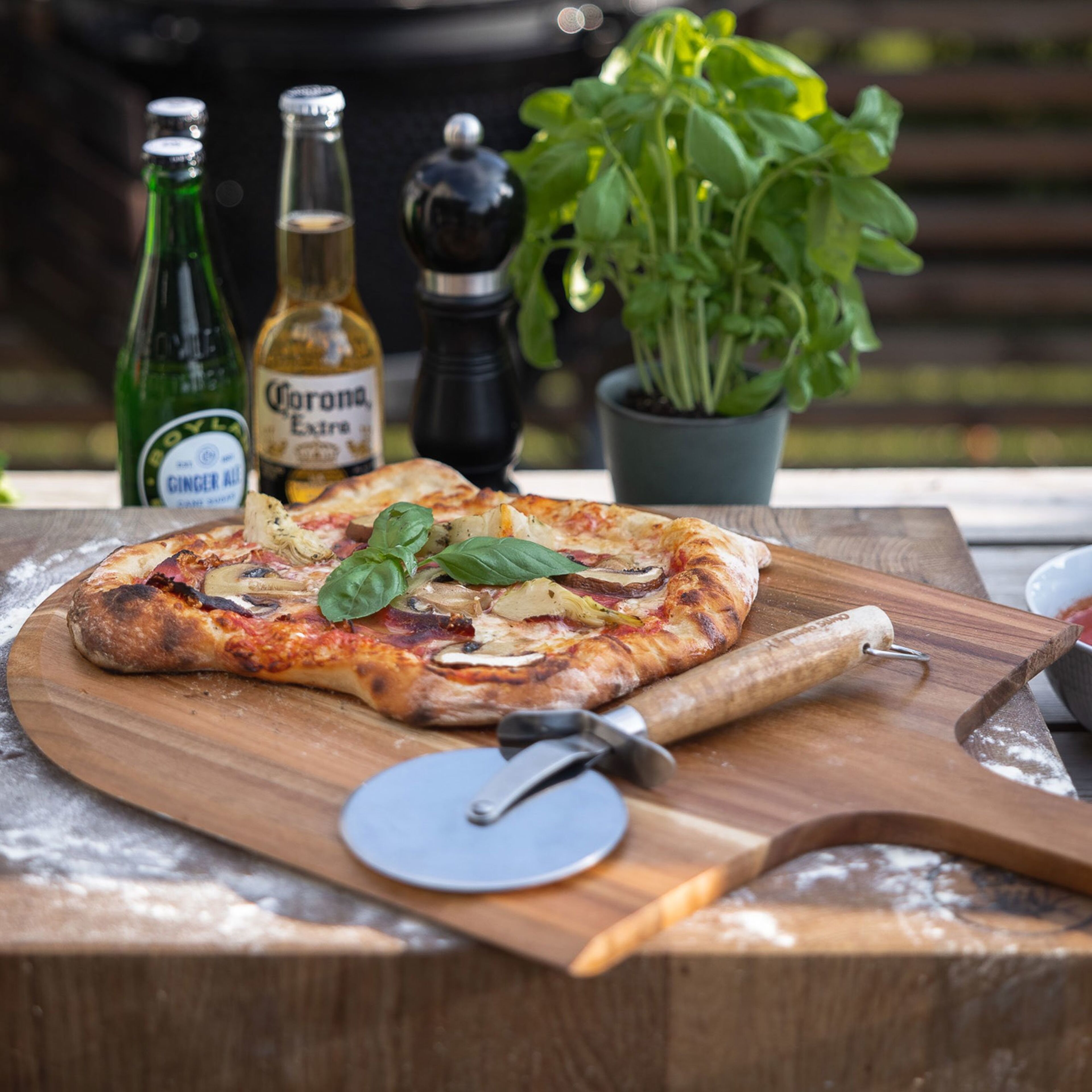 kamado-sumo-pizzaspade-akaciatrae-200118-51158-7