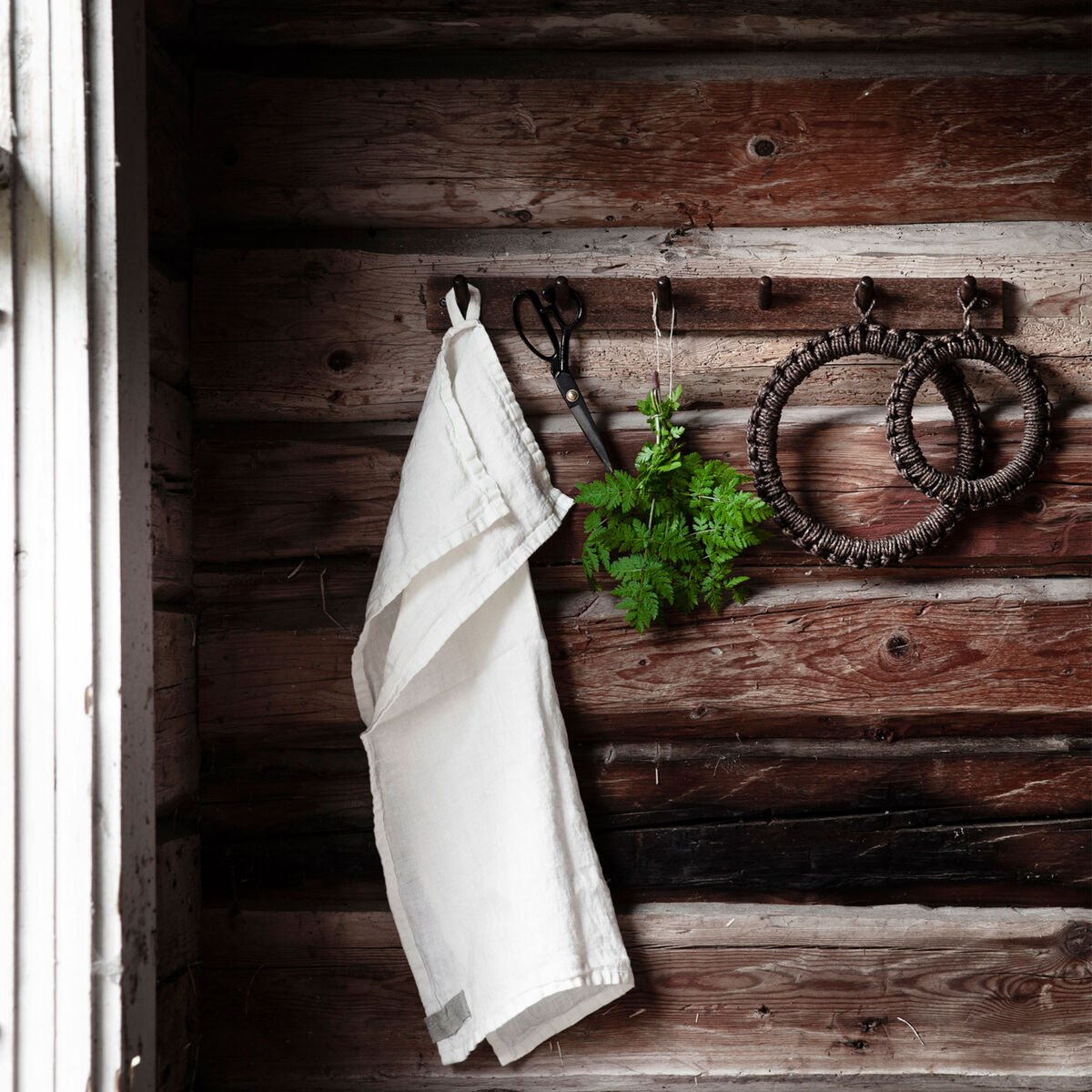 Naulakko, 3 kpl ripustinta, ruskea