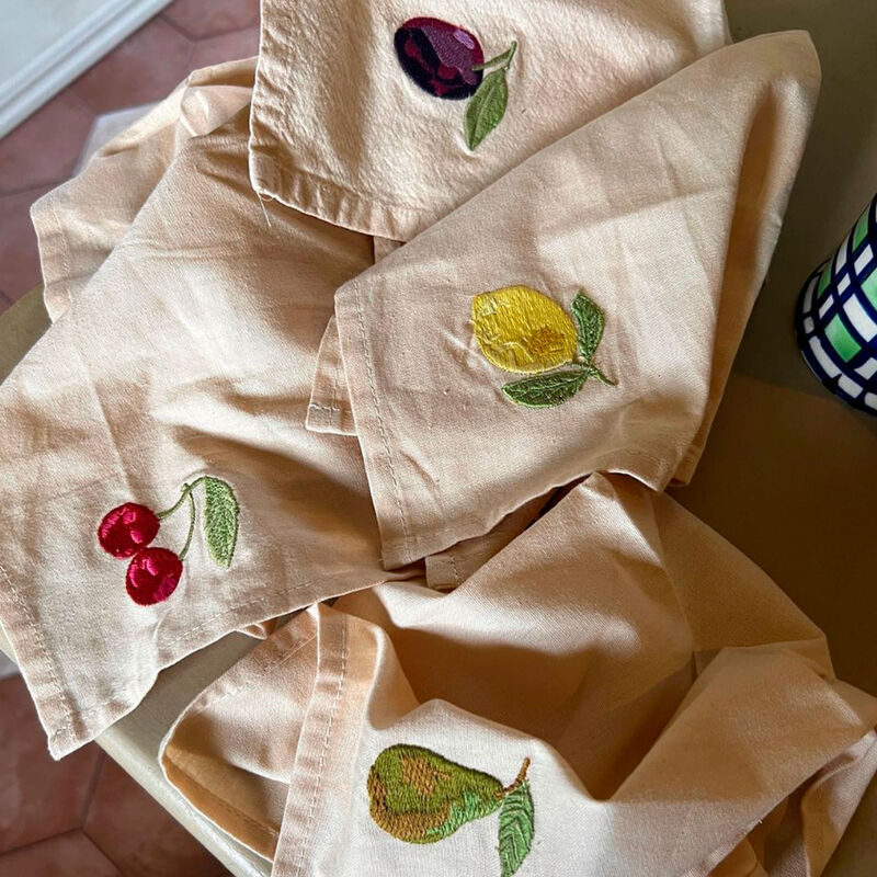 Midnatt Tutti Frutti serviett 40×40 cm 4-pakning, beige