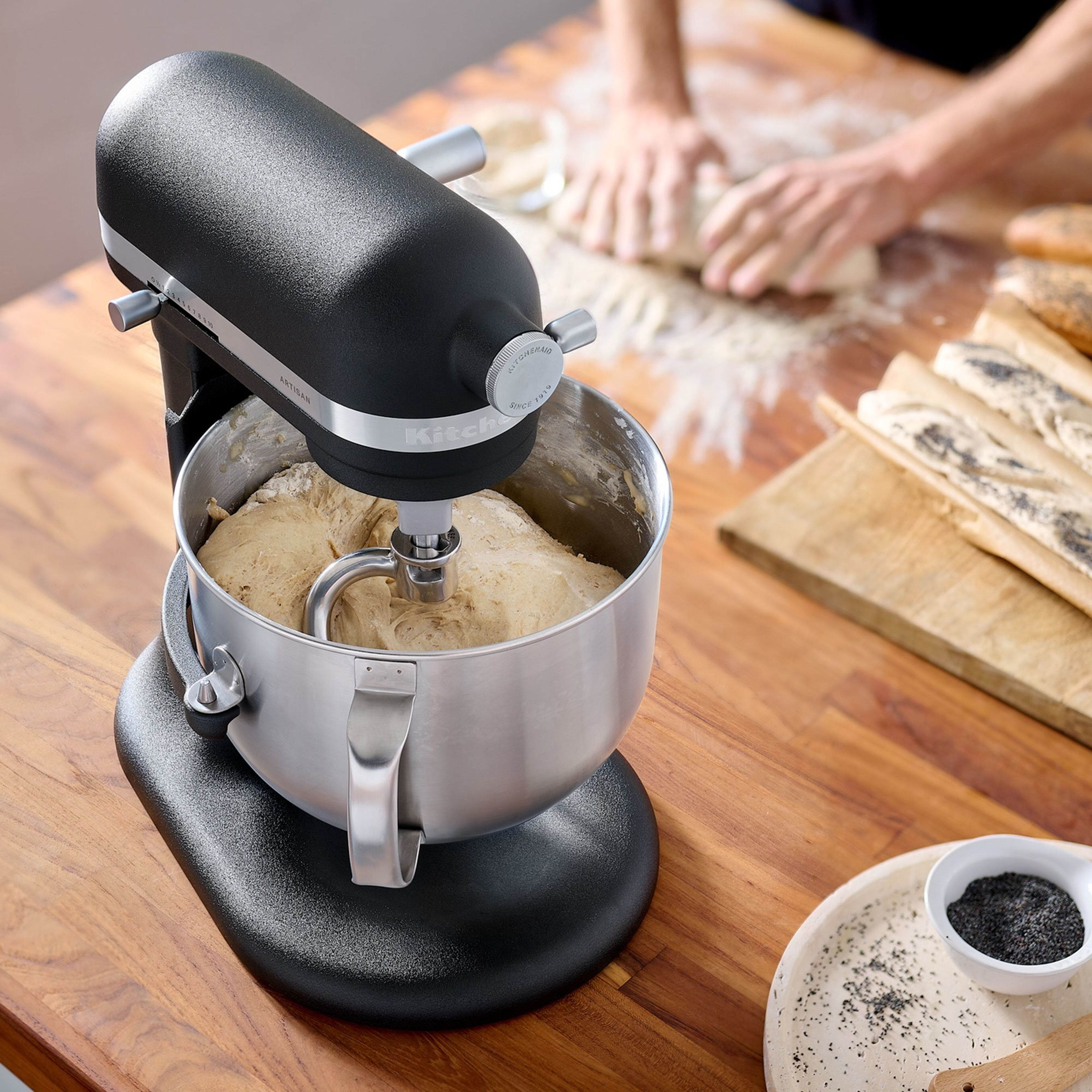 kitchenaid-artisan-5ksm70shxe-roeremaskine-6-6-liter-imperial-black-5ksm70shxebk-58238-10