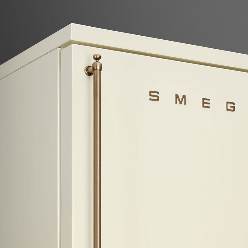 Smeg FA8005RPO6 Kombiskap høyrehengslet 70 cm, creme