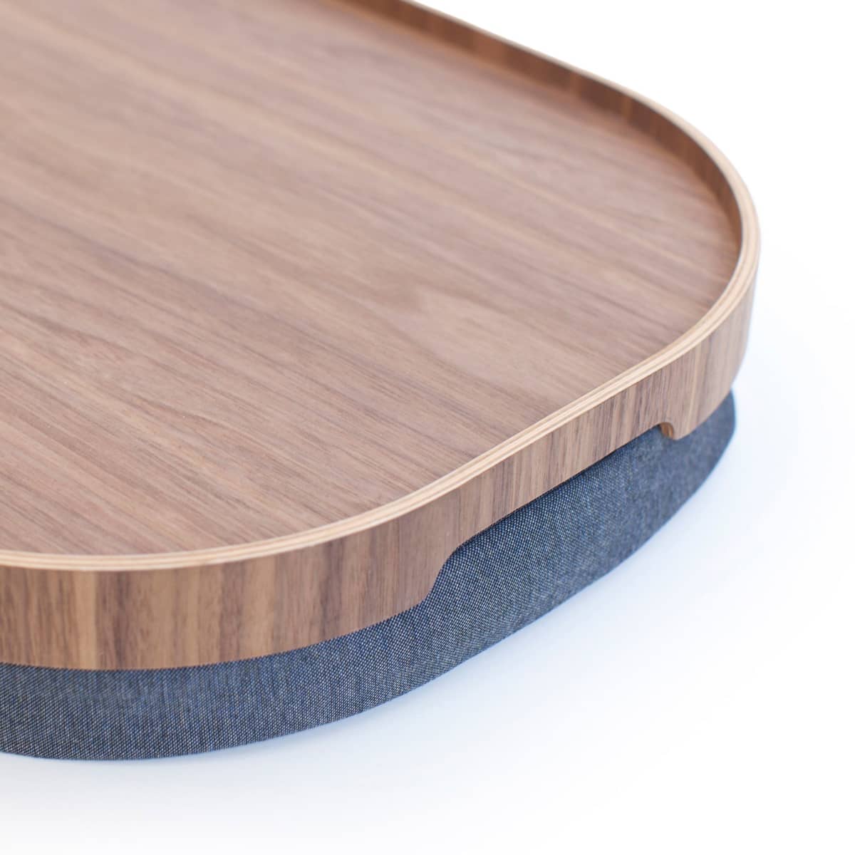 CurveLine Laptray knäbricka med anti-slip, large, valnöt