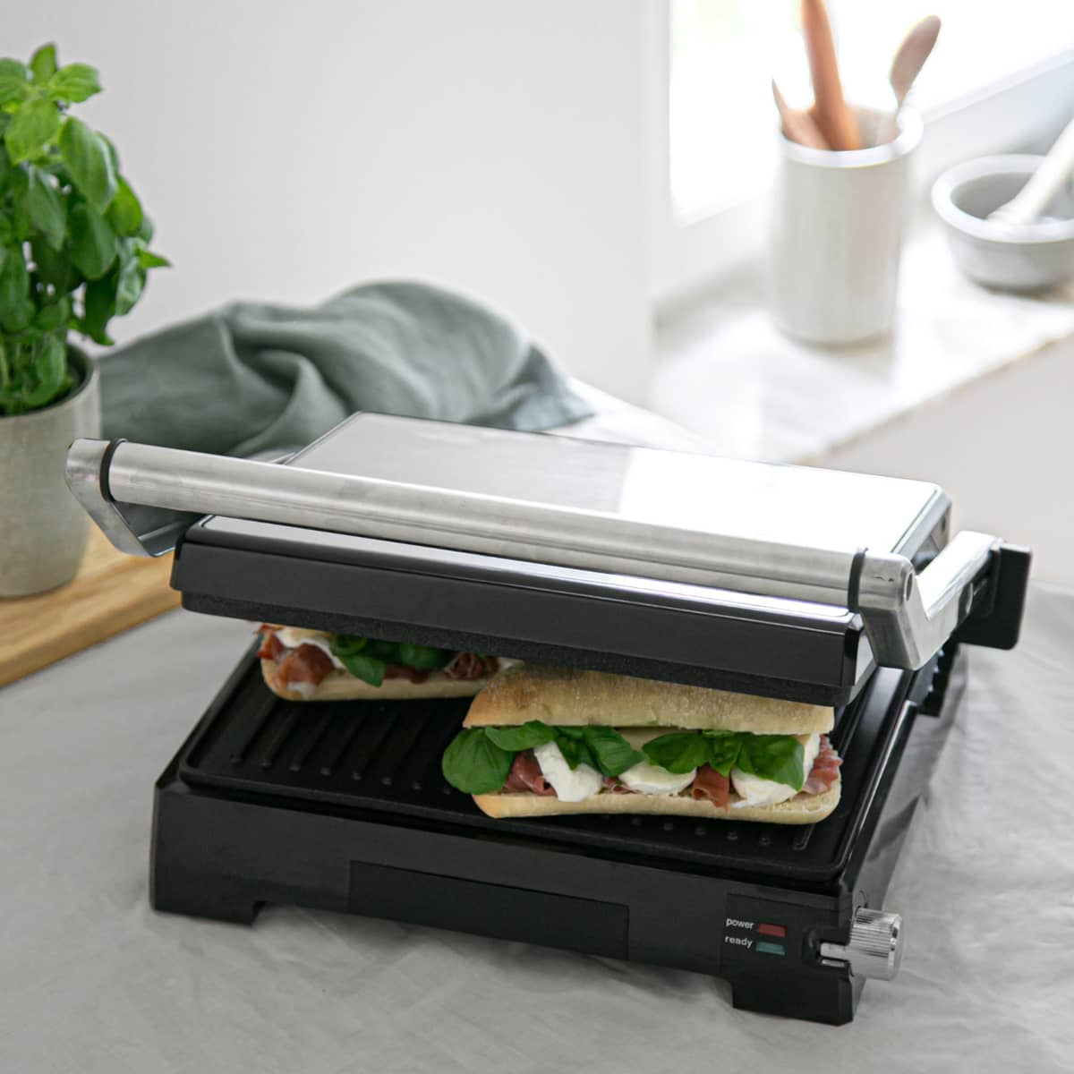 Pro paninigrill 2-in-1 med PG300 bordgrill