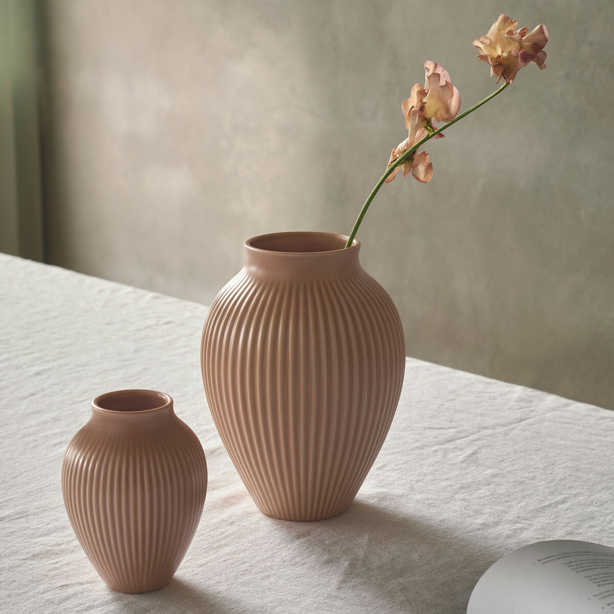 Knabstrup Ripple Mat Vase 20 cm, lys rosa