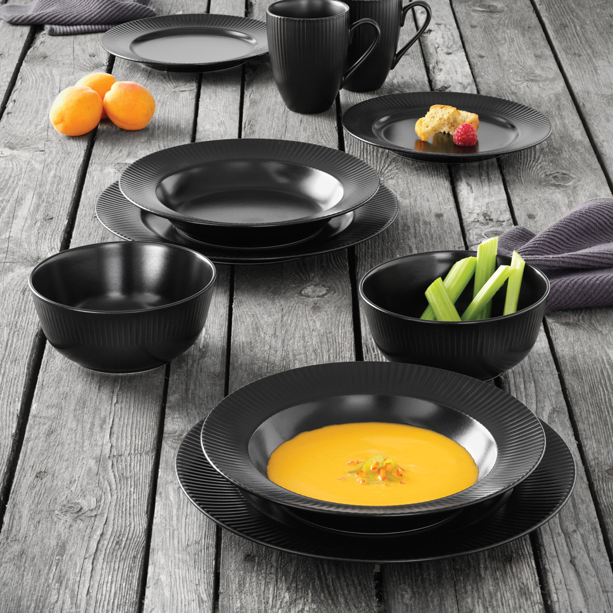 Groovy Soppskål 23 cm Svart Stengods