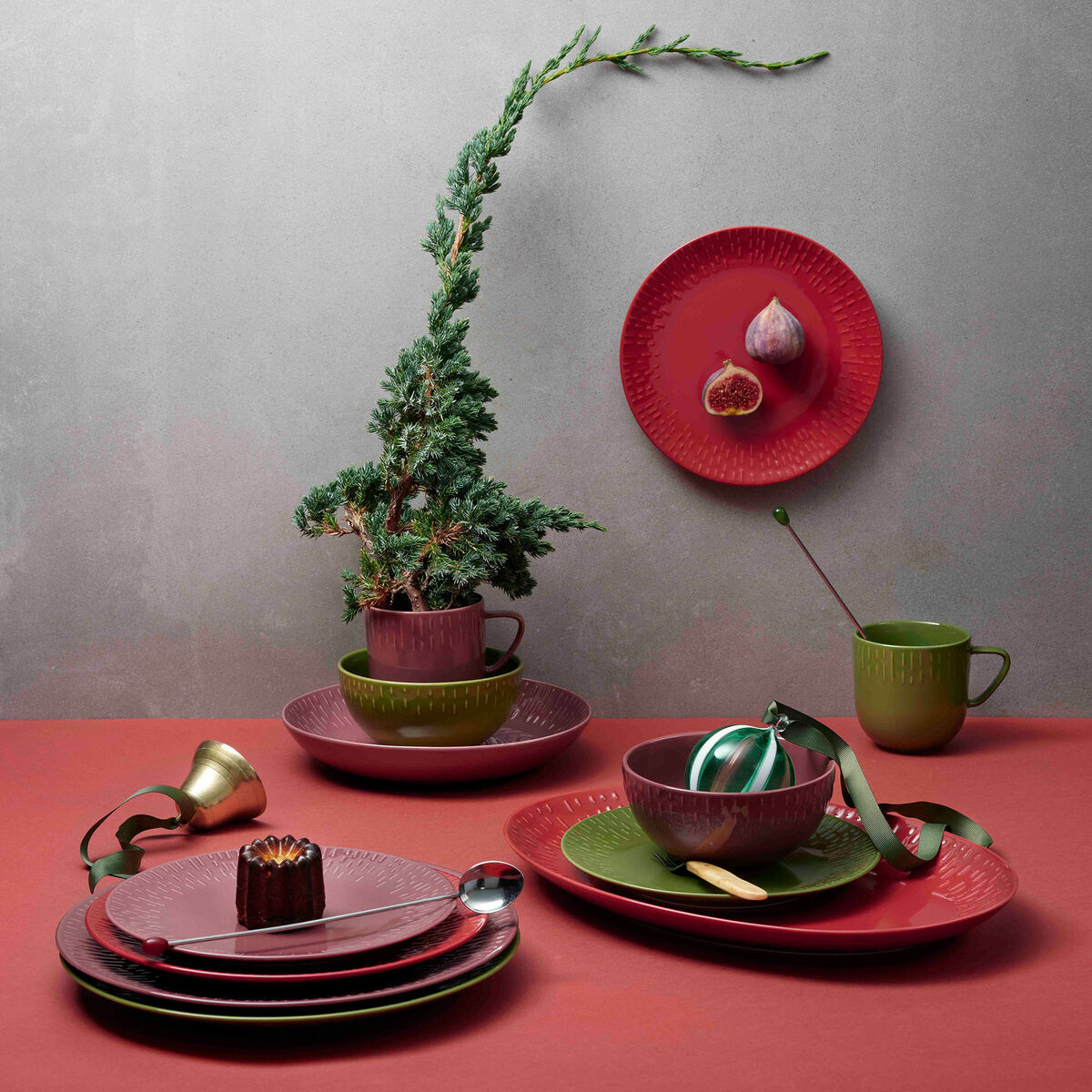 Confetti pastalautanen 23 cm, bordeaux