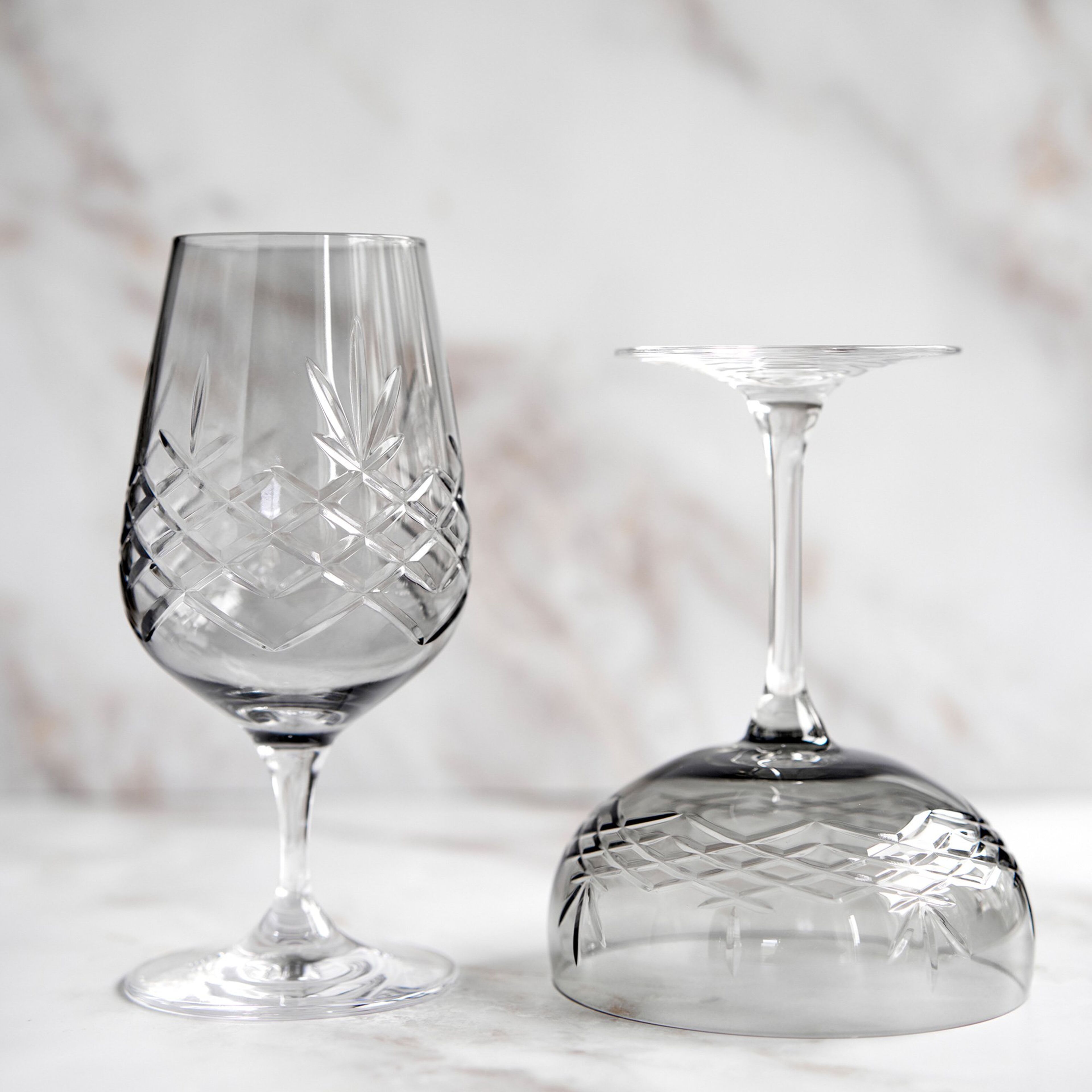 frederik-bagger-crispy-gatsby-champagneglas-dark-10425-50387-2