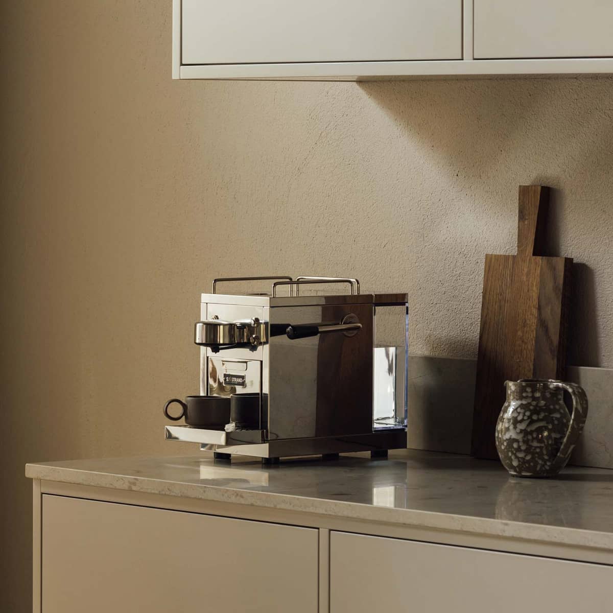 Espressomaskine + mælkeskummer