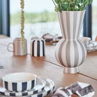 Toppu tallrik 20 cm, vit/svart