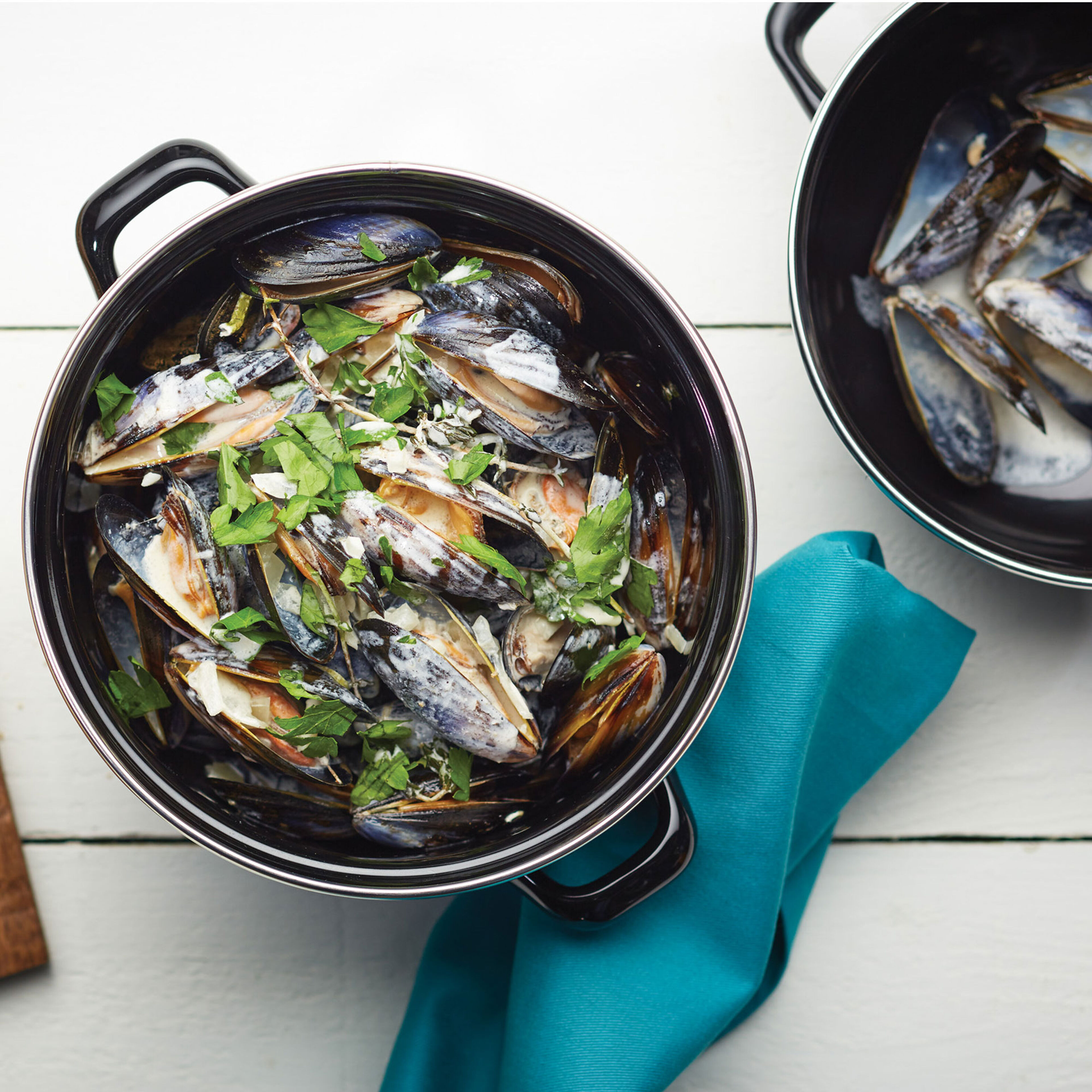 Musselgryta Svart Emalj Stor