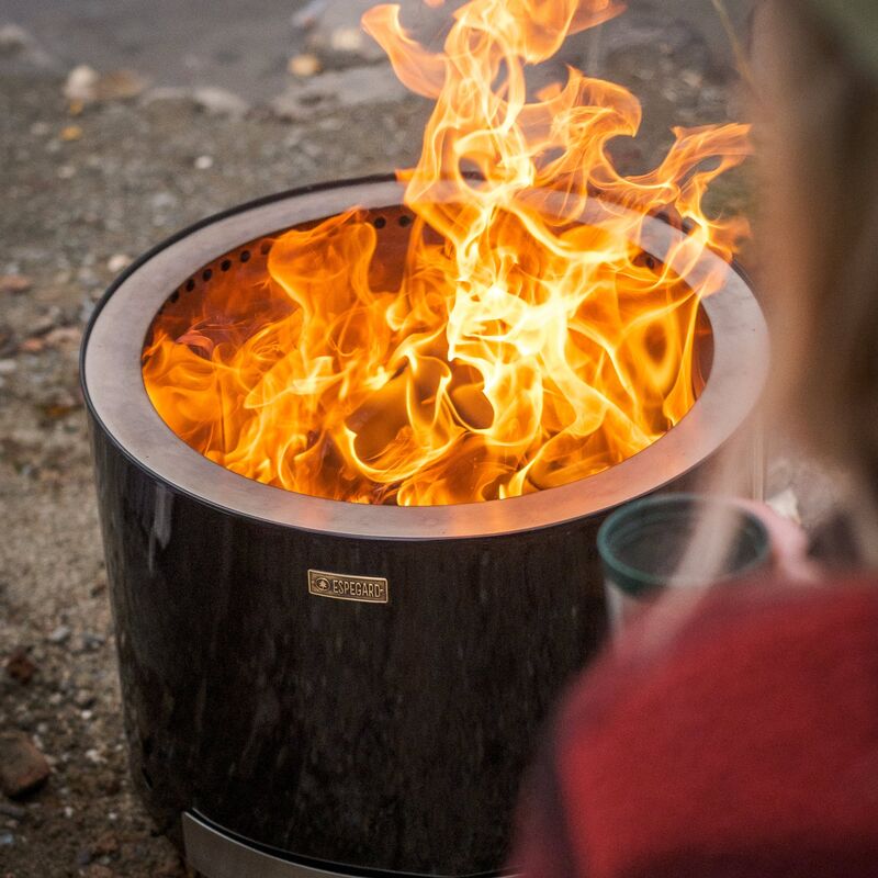 Pilar 50 tulipata, musta