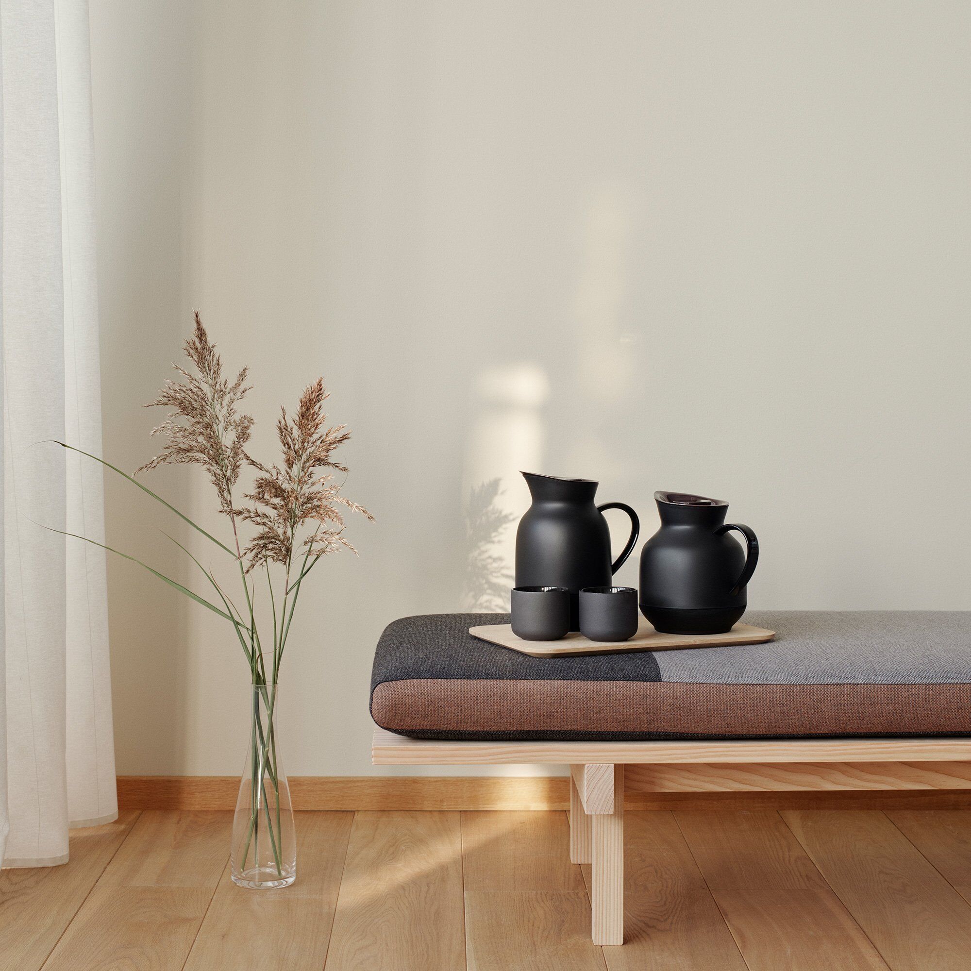 Alternativ bild 1 för Stelton Amphora termoskanna 1 liter, te, soft black