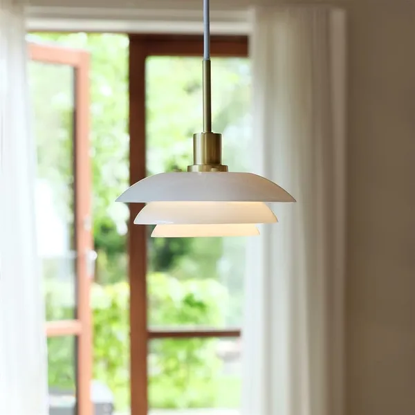 DL31 Pendant Opal/Brass