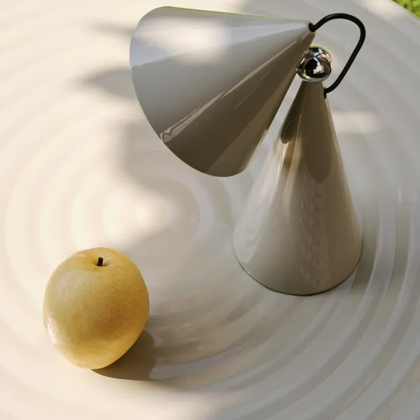 Pose Portable Lamp Putty