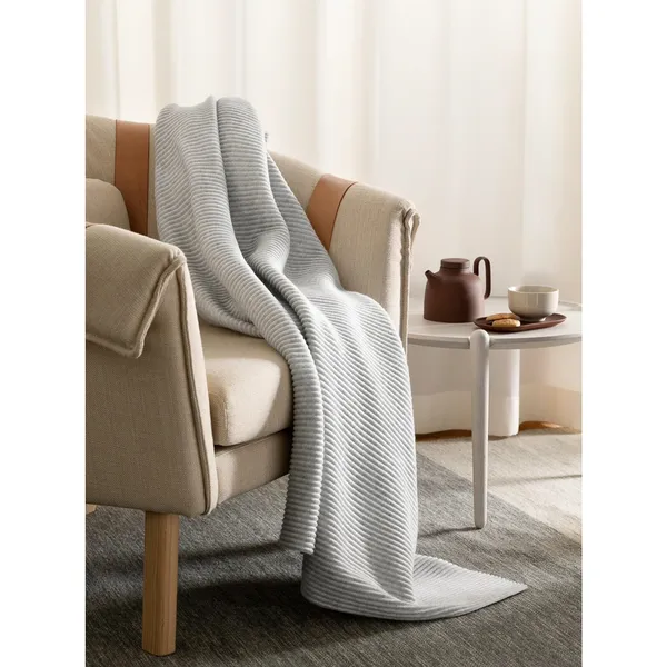 Pleece Teppich 140x160 Hellgrau