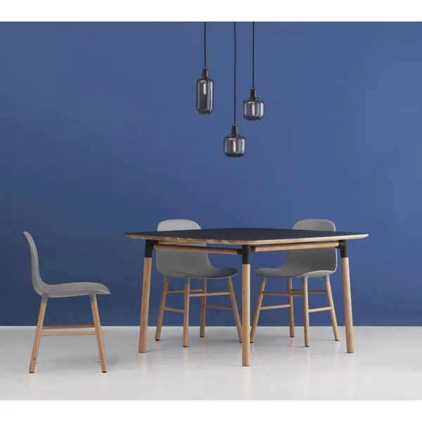 Form Dining Table 120 x 120 cm Black/ Oak