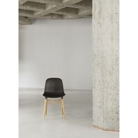 Silla de Comedor Form Negro/ Roble