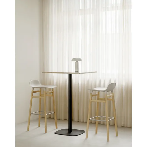 Form Bar Stool H65 cm White/ Oak