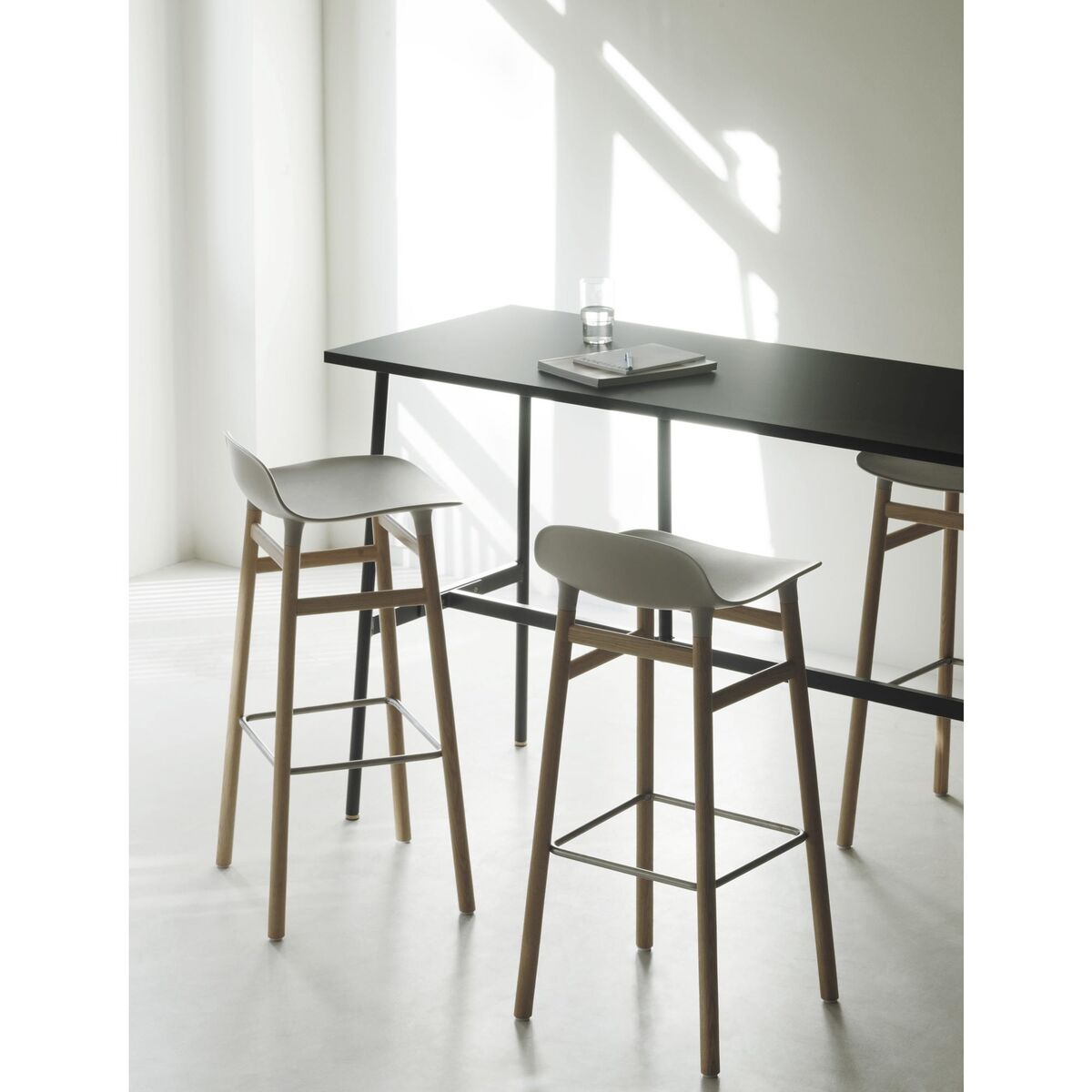 Form Barkrakk H65 cm Hvit/Eik