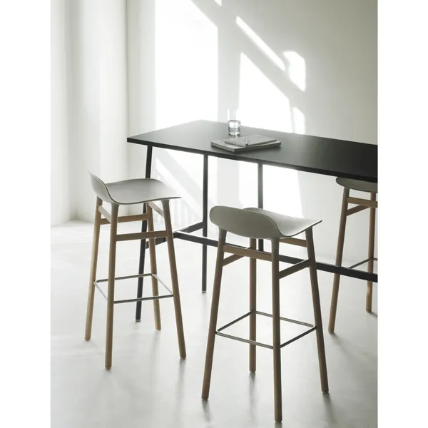 Form Bar Stool H65 cm White/ Oak