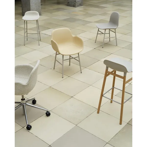 Form Bar Stool H65 cm White/ Oak