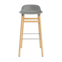 Grå