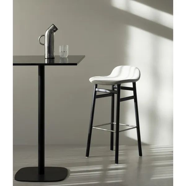 Form Bar Stool H65 cm Black/ Oak