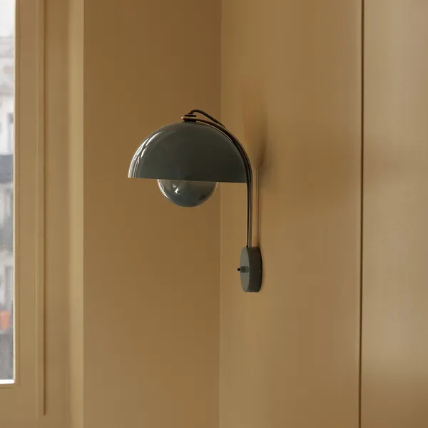 Flowerpot VP8 Wall Lamp Stone Blue