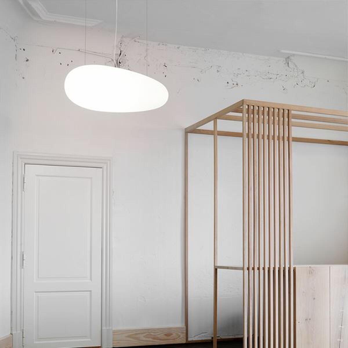 Avion Pendant