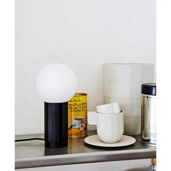Turn On Bordlampe Sort